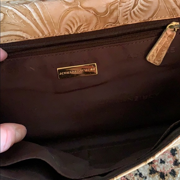 Adrienne Vittadini Envelope leather clutch - Picture 4 of 5